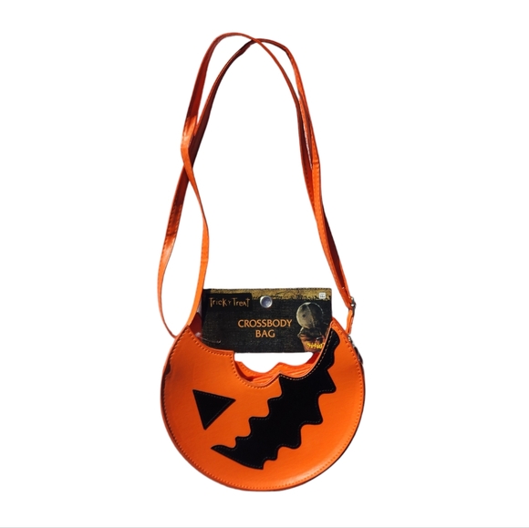 Trick R Treat Sam Pumpkin Crossbody Bag - Picture 3 of 3